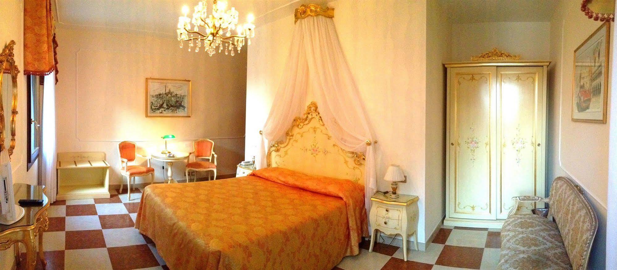 Hotel Bernardi Semenzato Венеция Экстерьер фото
